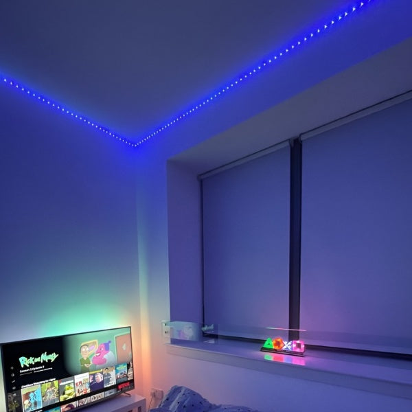 RGB LED szalag 5m távirányítóval – 300 LED Vízálló IP65 beltéri és kültéri használatra