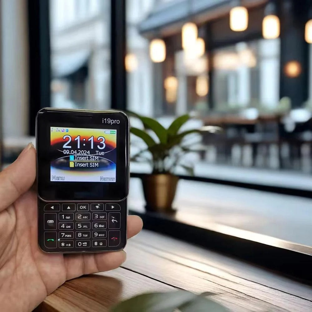Mini Slide i19 Pro telefon, 2.4 hüvelykes kijelző, Dual SIM, kamera, FM rádió, Bluetooth, fizikai gombok, feloldva